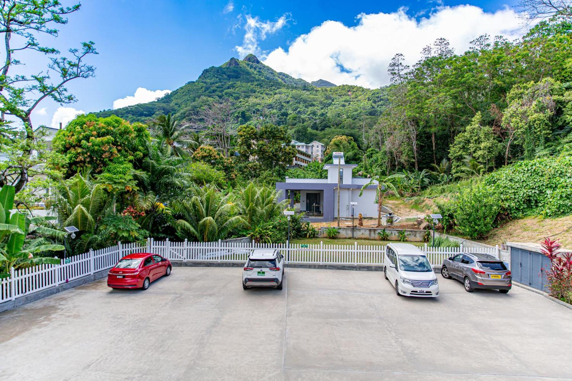 B Holiday Apartments Beau Vallon  Eksteriør billede